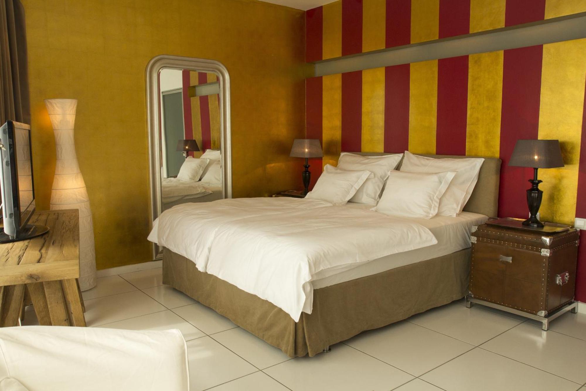 Pavi Apts Ljubljana - Private Rooftop Swimming Pool Room photo